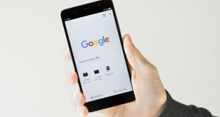 Cara Mudah Mempercepat Koneksi Pada Google Chrome Seriring dengan semakin banyaknya pengguna smartphone serta banyaknya vendor yang menjualnya,menjadikan developer aplikasi mengembangkan berbagai inovasi untuk lebih meningkatkan performa dan menarik minat para konsumennya dengan memanfaatkan keunggulan yang ditonjolkan prduk mereka.Dan diantaranya yang paling menonjol adalah pada perangkat android dan windows. Google Chrome memang memiliki banyak keunggulan dalam fasilitasnya sebagai web browser resmi yang dimiliki goggle,Tapi kendala pada aplikasi ini adalah terletak pada kecepatannya yang kurang stabil. Secara hampir menyeluruh perangkat android akan terpasang aplikasi ini,dan banyak pengguna yang masih saja mempercayakan search engine ini karena dengan alasan malas untuk menggantinya.Namun tenanga,Ulasan dibawah ini akan memberi cara mudah untuk mempercepat koneksi pada google chrome. Penasaran dengan bagaimanakah langkah-langkahnya? Simak cara mudah dibawah ini. Cara Mempercepat Koneksi Pada Google Chrome Langkah pertama adalah dengan membuka terlebih dahulu aplikasi Google Chrome > Kalau Sudah memebuka aplikasi Google chrome > Ketik “chrome://flags/#max-tiles-for-interest-area” Selanjutnya sentuh kotak layanan yang mempunyai tulisan Maximum Tiles For Interest Area > pilih angka 512 Lalu tekan Relaunch now Selesai. cara di atas bertujuan untuk mengganti RAM Rate yang sebelumnya 64 MB menjadi 512 MB (jauh lebih besar dari versi default) dan juga menurunkan frame rate. Cara menurunkan frame rate: Ketik lagi “chrome://flags/#enable-new-ntp” > ganti kotak Default menjadi Enable > tekan Relaunch Now Restart Google Chrome kamu Selesai. Mungkin cara diatas terkesan sangat sederhana dan mudah dilakukan,tapi manfaat yang dihasilkan cukup besar bagi penggunaan Google Chrone kamu. Maka dengan begitusarana untuk menuelusuri web site pengguna perangkat android kamu akan berjalan dengan lebih responsif dan cepat,Serta meninggalkan kesan Google Chrome sebagai web broowser yang lemot. Semoga ulasan diatas dapat menjadi informasi yang bermanfaat bagi kamu yang sedang mencari solusi untuk lebih meningkatkan kinerja dari Google Chrome pada android,semoga juga bisa menjadi referensi yang hanya ingin sekedar coba-coba untuk membuktikannya,sekian dan terima kasih.