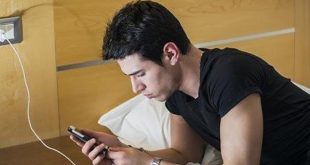 Inilah Ciri Ciri Kamu Sudah “Kerasukan” Smartphonemu