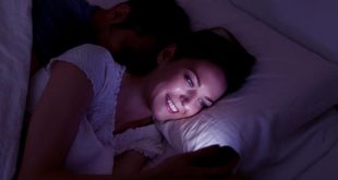 Bahaya ! Jangan Gunakan Smartphone di Tempat Gelap