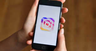 Cara Mudah Menyembunyikan Foto Di Instagram Tanpa Harus Menghapusnya Siapa sih saat ini yang tak mengetahui sosial media? Pasti setiap orang yang memiliki smartphone memiliki beberapa akun sosial media, Salah satunya adalah Instagram yang saat ini memiliki fitur yang semakin lengkap saja, Yang berawal dari media berbi foto kini fitur Instagram sudah semakin lengkap saja, Dimulai dari fitur posting vidio,Instagram Stories,Live Stories,hingga berkirim pesan yang menjadikannya sangat seru. Pernahkan kamu asal-asalan memposting foto di Instgram? Hingga foto norak pun ikut diposting dan memperoleh banyak like dan komen, Jika kamu merasa ilfil namun menyayangkan untuk dihapus, maka sembunyikan saja foto norakmu di Instagram tanpa harus menghapusnya. Dengan menyembunyikan foto yang tak begitu penting atau tergolong norak di Instagram, maka akan menjadikan feed Instagram kamu menjadi semakin rapi serta nyaman untuk dipandang,Sebenarnya ada cara untuk menyembunyikannya dengan mudah , Penasaran dengan bagaimanakah caranya? Simak ulasan dibawah ini untuk mengetahuinya. Cara Mudah Menyembunyikan Foto di Instagram : • Langkah pertama adalah kamu harus memiliki akun Instagram • Selanjutnya kamu wajib update aplikasi Instagram di smartphonemu ke versi terbaru karena fitur menyembunyikan foto baru saja hadir di Instagram versi terbaru. • Lalu buka Instagram dan masuk ke tab Profilmu. • Kemudian pilih foto yang ingin kamu sembunyikan. • Lalu tap menu Opsi (tiga titik hitam) dan pilih Archive. • Secara otomatis foto atau video yang kamu arsipkan akan hilang dari feed profile Instagrammu. • Dan untuk mengembalikannya, kamu dapat menekan tombol Archive. • Lalu pilih fotonya, tekan Opsi dan pilih Show on Profile. • Selesai. Bagaimana cara menyembunyikan foto di Instaram sangat mudah kan? Menjadikan kamu tak perlu menghapusnya dan dapat dikembalikan sewaktu-waktu di Instagrammu, Semoga ulasan diatas dapat menjadi informasi yang bermanfaat bagi kamu yang sedang mencari cara untuk mencari cara untuk menyembunyikan foto di Instagram,sekian dan selamat mencoba !