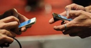 Smartphone Thumb, Efek Dari Kebanyakan Chatting di Smartphone