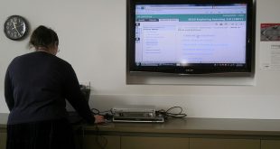 Cara Mudah Menyambungkan Laptop ke TV
